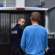 Tczew - Włamywał się do sklepów, altanek, a nawet do automatu z zabawkami. Wpadł w mieszkaniu