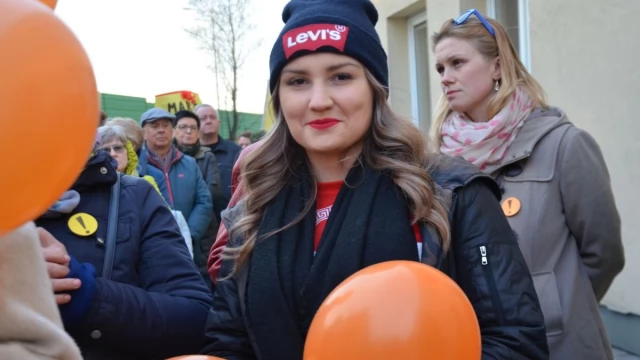 Tczew - Manifestacja pod delegaturą kuratorium. "Oświata stoi nad przepaścią"