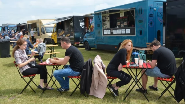 Tczew - Ale pysznie! Na bulwarze zagościły food trucki