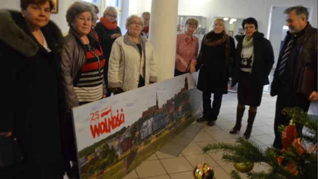 Tczew - Panie namalowały trzymetrową panoramę Tczewa