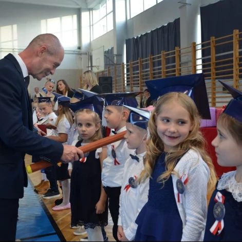 Tczew - Pasowanie na ucznia w Szkole Podstawowej nr 4