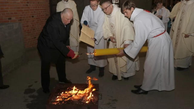 Tczew - Wigilia Paschalna w parafii pw. NMP Matki Kościoła