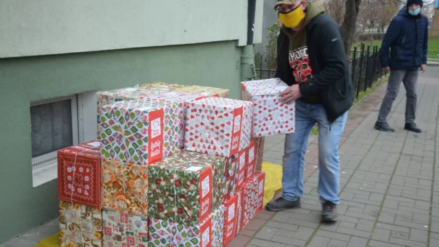 Tczew - Świąteczne paczki dla 28 rodzin