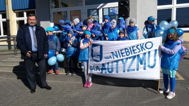Tczew - Ulicami Tczewa przeszedł Marsz na Niebiesko