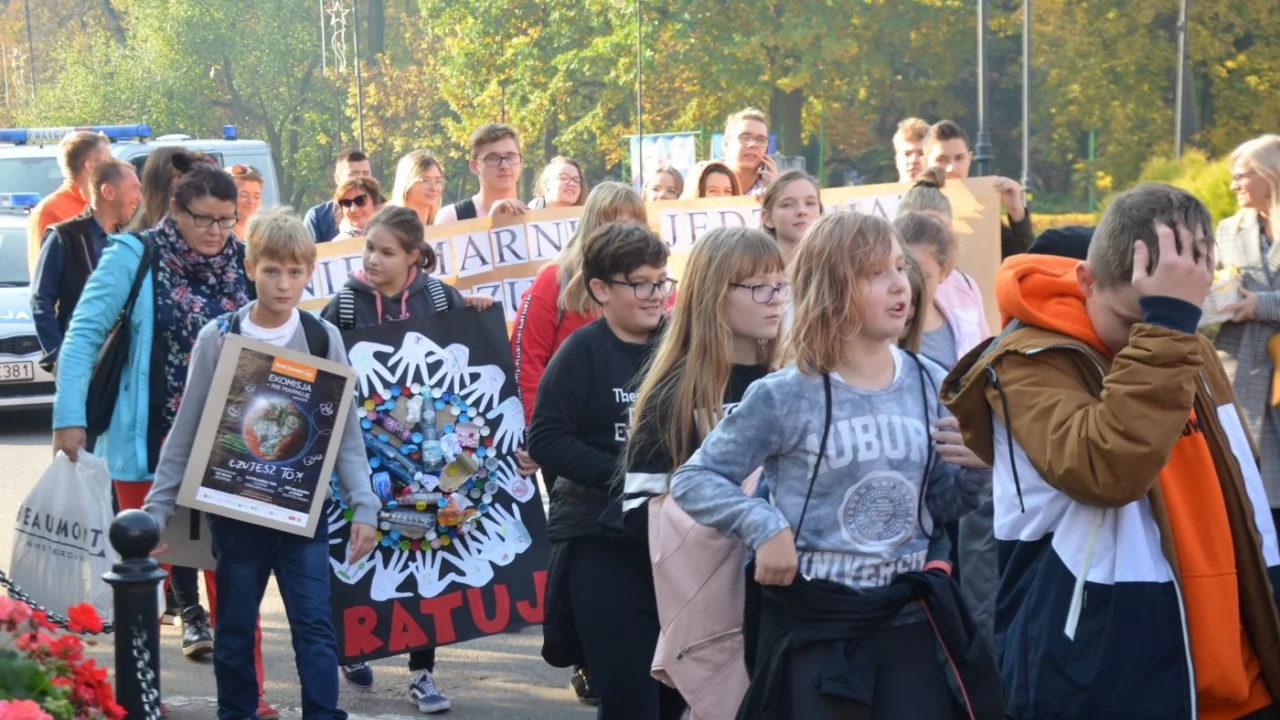 Tczew - Manifest przeciwko marnowaniu jedzenia w Tczewie