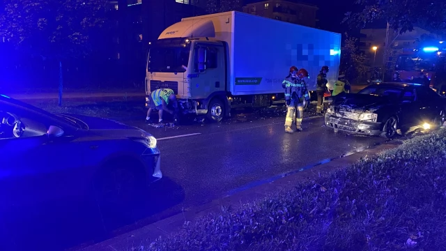Tczew - Kolizja z udziałem ciężarówki i osobówki na Armii Krajowej