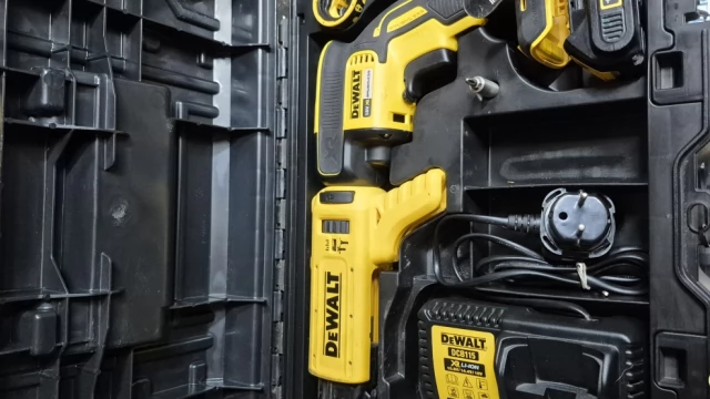 Tczew - Dewalt wkrętarka do płyt gipsowych.