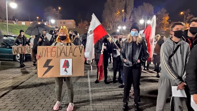 Tczew - Protesty ws. aborcji nie ustają. "Wybaczcie utrudnienia, Tczew ma rząd do obalenia" [FILM]