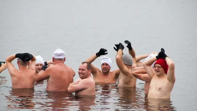 Tczew - Zimno? Nie im! Morsy zapraszają do wspólnych kąpieli [FOTO]