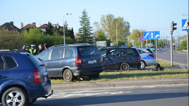 Tczew - Kolizja na rondzie Jana Pawła II