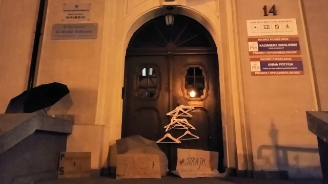 Tczew - Kolejny dzień protestów po decyzji TK ws. aborcji #PiekłoKobiet