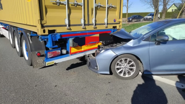 Tczew - Wypadek w Subkowach. Jedna osoba w szpitalu