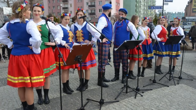 Tczew - Tłumy tczewian na spotkaniu wielkanocnym na Suchostrzygach
