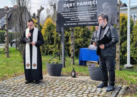 Tczew - "Pamięci nie da się zakopać w dołach". Uczcili pamięć ofiar Katynia
