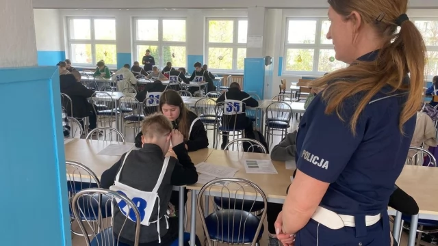 Tczew - Sprawdzali wiedzę ze znajomości zasad ruchu drogowego