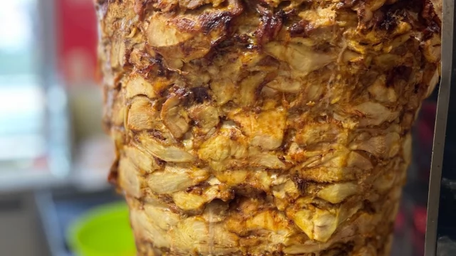 Tczew - SABA KEBAB z Tczewa wprowadza kraftowy kebab z kurczaka! Nowością jest też lawasz wypiekany na miejscu