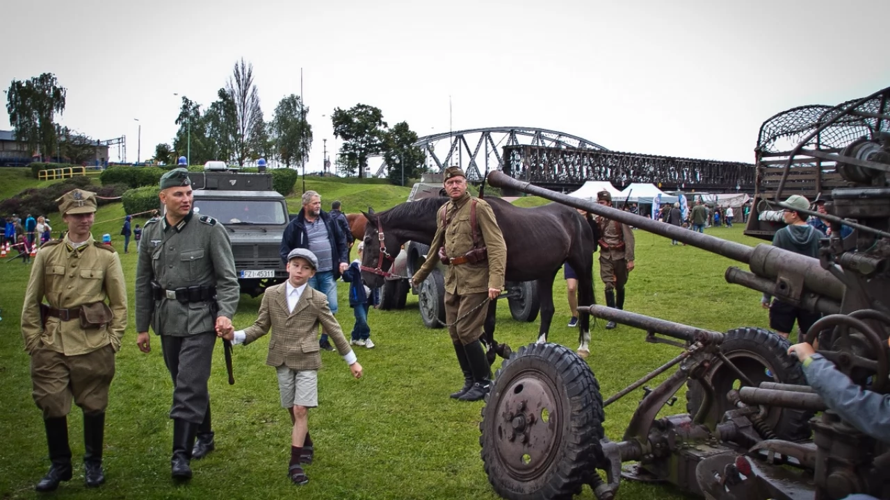 Tczew - Piknik historyczno - militarny na bulwarze
