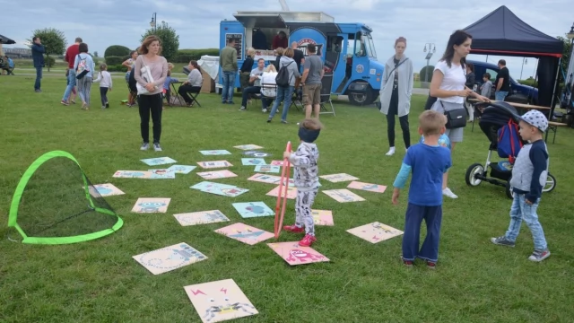 Tczew - Zlot foodtrucków - bulwar zmienił się w wielką restaurację