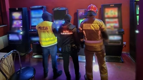 Tczew - Policjanci, KAS i strażacy uderzyli w nielegalny hazard