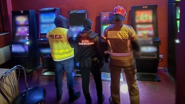 Tczew - Policjanci, KAS i strażacy uderzyli w nielegalny hazard