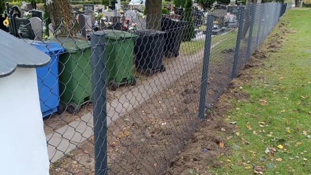 Tczew - Prace porządkowe na cmentarzu