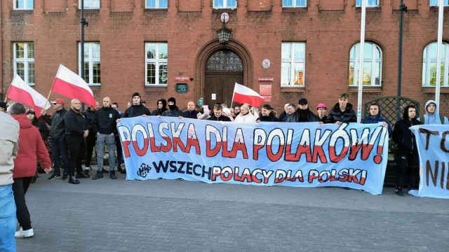 Tczew - Antyimigracyjny protest środowisk prawicowych