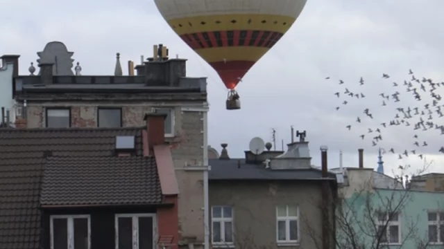 Tczew - Balon nad dachami staromiejskich kamienic