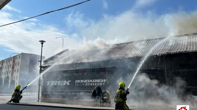 Tczew - Pożar na targowisku w Pelplinie