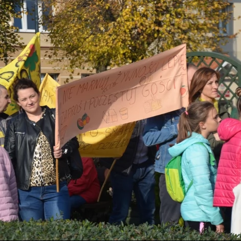 Tczew - Manifest przeciwko marnowaniu jedzenia w Tczewie