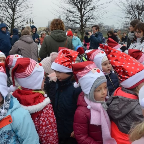 Tczew - Dzieci z Tczewa dostały na Mikołajki plac zabaw