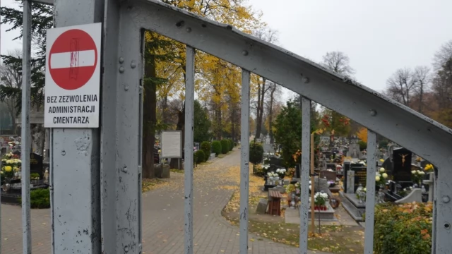 Tczew - Dzień Zaduszny - ostatni dzień zamknięcia cmentarzy