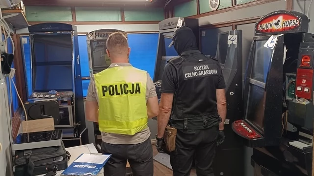 Tczew - Hazard w dawnym kiosku. Służby musiały wyważyć drzwi