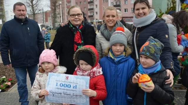 Tczew - Tłumy tczewian na spotkaniu wielkanocnym na Suchostrzygach