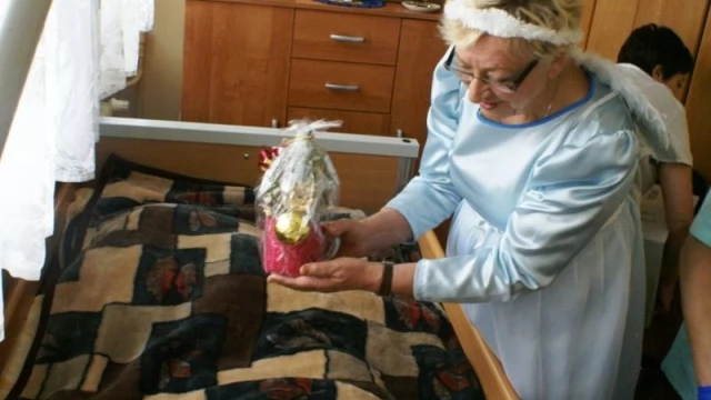 Tczew - "A ja Ci podaruję buciki cieplutkie..." - jasełka dla seniorów 