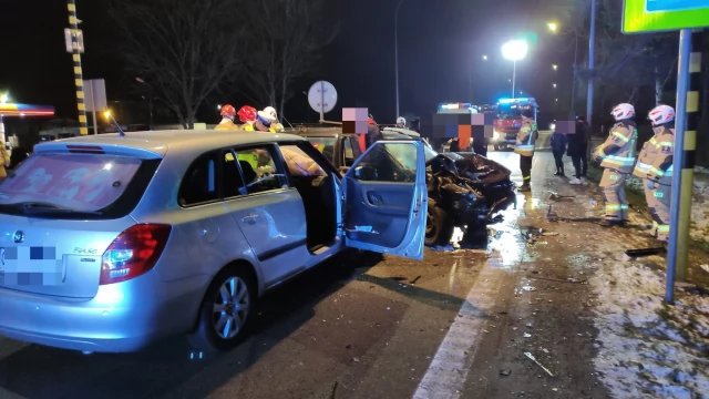 Tczew - DK 91. Zderzenie trzech aut, ranna m. in. kobieta w ciąży. Prawdopodobny sprawca bez uprawnień