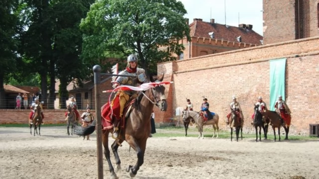 Tczew - Gniew. Dziesięć lat z husarią