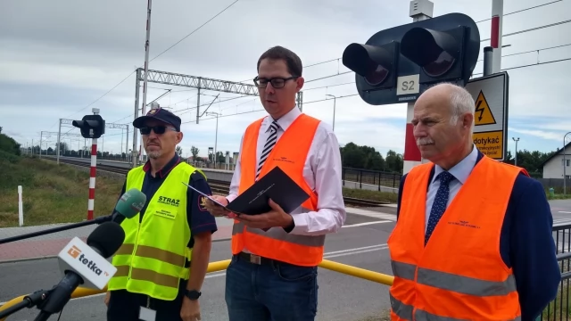 Tczew - "Bezpieczny piątek" w Subkowach. Apelowali: "Zatrzymaj się przed torem - nie ryzykuj!"