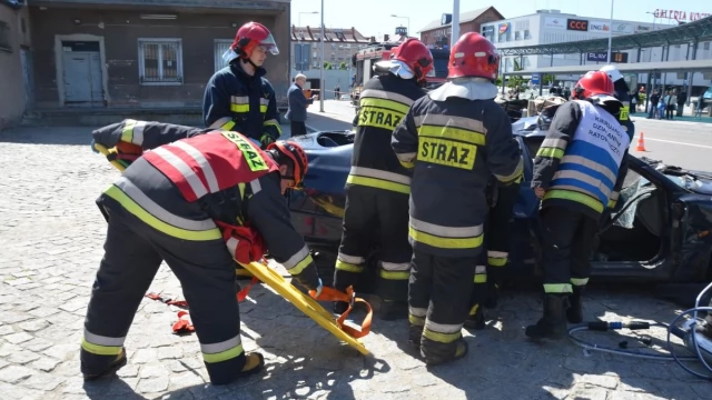 Tczew - Wypadek, ale nie ma łączności... Na szczęście to tylko ćwiczenia