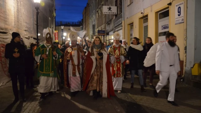 Tczew - Wszyscy Święci spotkali się w Tczewie na balu!