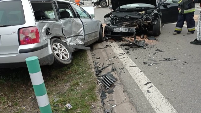 Tczew - Zderzenie dwóch osobówek i ciężarówki. Zablokowana dk 91 w Gniewie