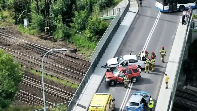 Tczew - Kolizja na wiadukcie w ciągu ul. 30 Stycznia