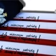 Tczew - Policjanci będą rozdawali biało-czerwone odblaskowe opaski