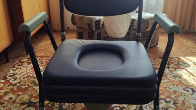 Tczew - Krzesło tapicerowane medyczne toaleta