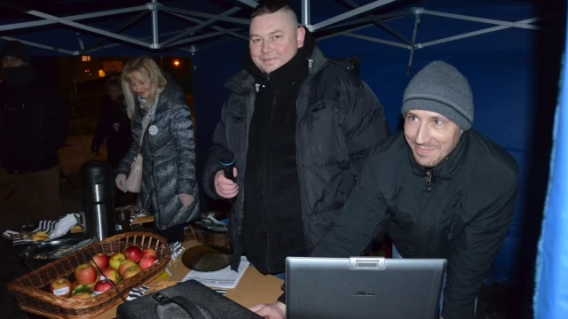 Tczew - Gorąco na Czarnym Proteście. Narodowcy usiłowali zakłócić kobiecą pikietę