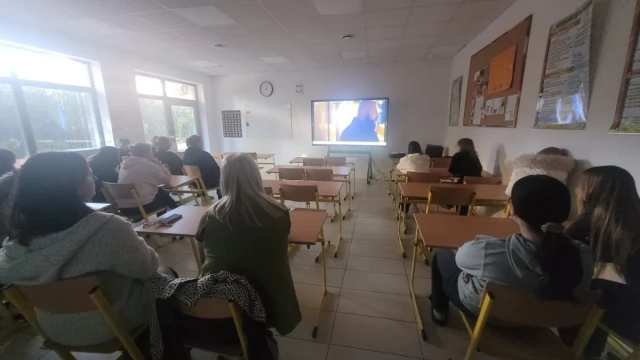 Tczew - Młodzież z Centrum Kształcenia Zawodowego rozmawiała o cyberprzemocy, hejcie i handlu ludźmi