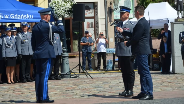 Tczew - Policjanci z całego województwa świętowali w Tczewie