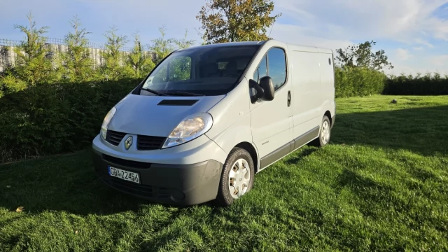 Tczew - Renault Trafic 2010 rok 2.5 Diesel z klimatyzacja