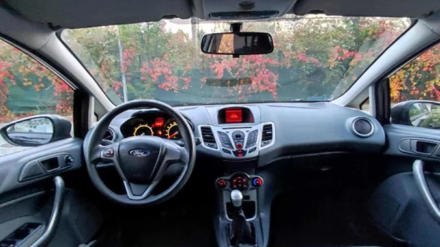 Tczew - Sprzedam Ford Fiesta Mk7 2010 rok poj.1, 3 benzyna