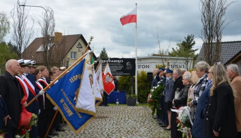 Tczew - "Pamięci nie da się zakopać w dołach". Upamiętnili ofiary Zbrodni Katyńskiej