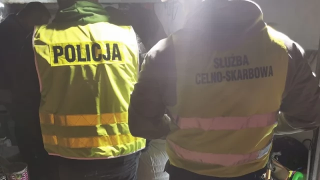 Tczew - 200 kg tytoniu leżało w garażu. Straty dla budżetu na ponad 200 tys. zł